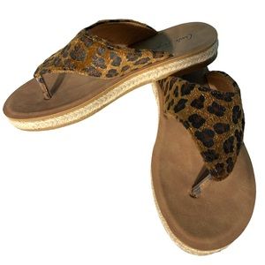 🆕 Charlie Paige Leopard Print Sandals/Flip Flops - 37 (6/6.5)